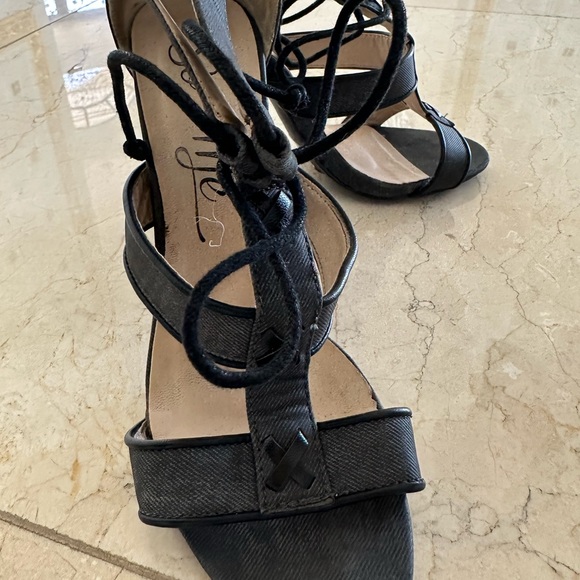 Heels Size 7 - Picture 5 of 5